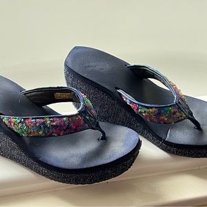 Size 10 volatiles navy blue with colorful sequins will match any outfit